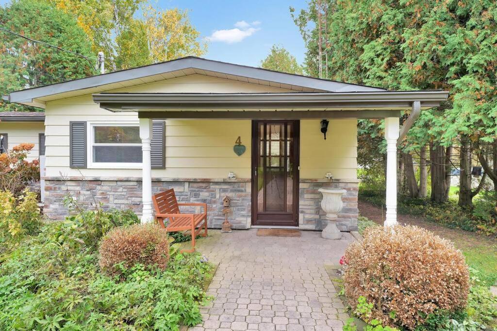 Rustic Cottage On Canal Lake Carden Exterior foto